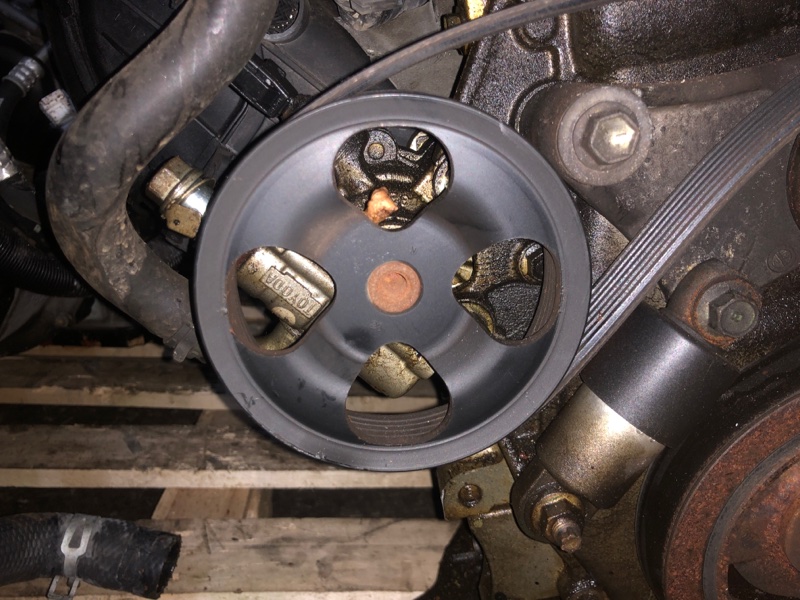 Насос гидроусилителя Toyota Ipsum ACM21W 2AZ-FE 2003 44310-42070 / 44310-28270