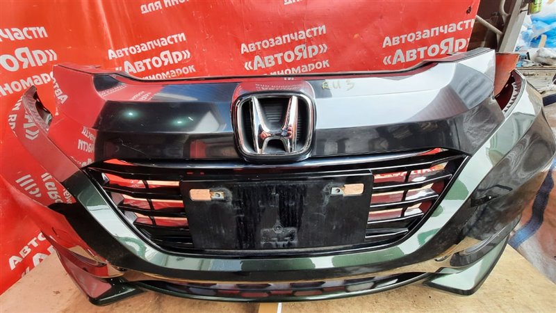 Решетка радиатора Honda Vezel RU3 LEB 2014 Цена без бампера.