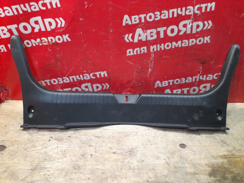 Накладка багажника Mazda Atenza GJ5FP PY-VPR 2013 GHK1-6889X На замок.