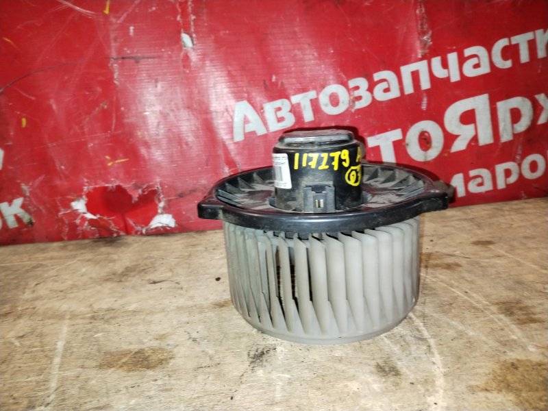 Вентилятор (мотор отопителя) Toyota Estima ACR30W 2AZ-FE дополнительного кондиционера