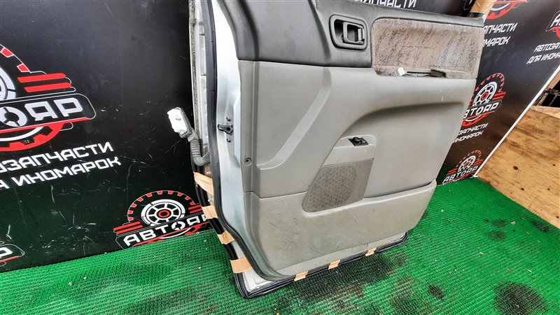 Дверь боковая передняя правая ELGRAND 2001 ATWE50 ZD30DDTI