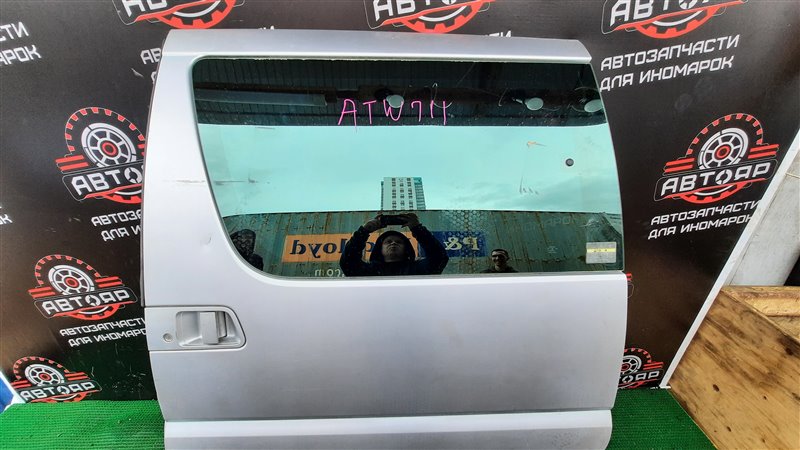 Дверь боковая задняя левая ELGRAND 2001 ATWE50 ZD30DDTI