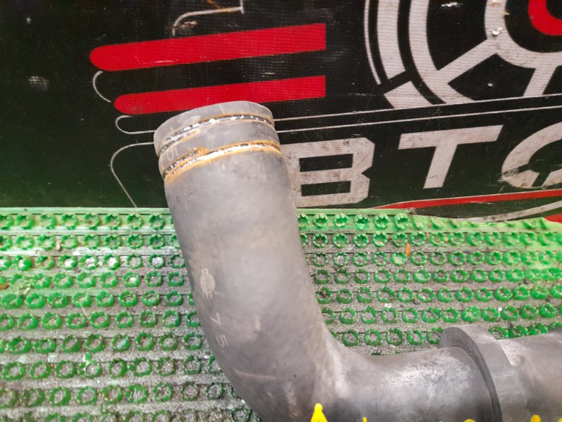 Патрубок NISSAN ELGRAND AVWE50 QD32ETI