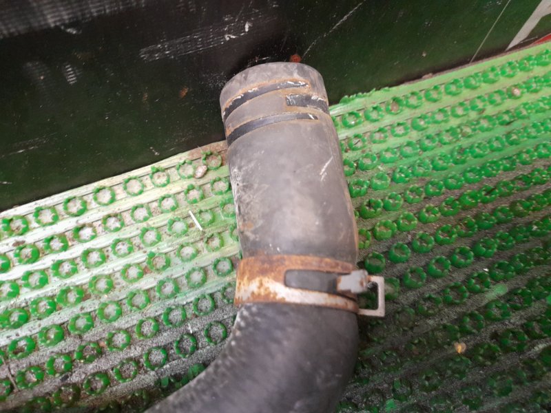 Патрубок NISSAN ELGRAND AVWE50 QD32ETI