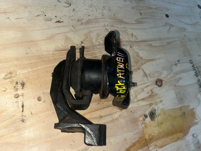 Подушка двигателя правая ELGRAND 2001 ATWE50 ZD30DDTI