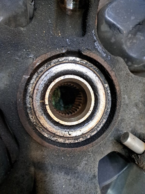 Ступица передняя левая CX-7 2008 ER3P L3-VDT