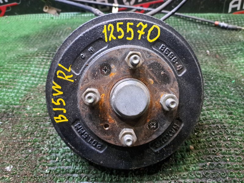 Ступица задняя левая FAMILIA 2003 BJ5W ZL-DE