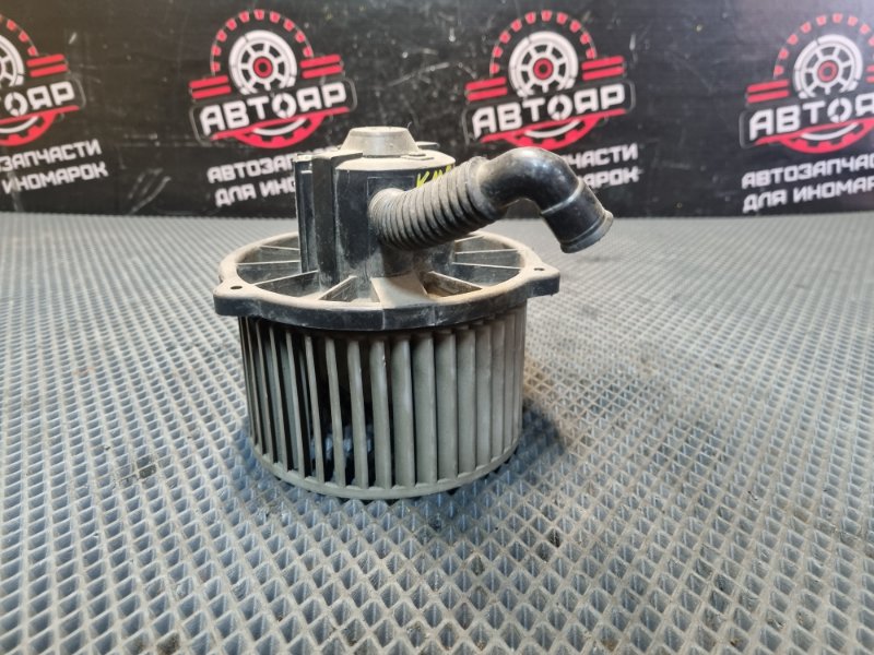 Вентилятор (Мотор отопителя) 27950K KMFGA17 D4DD