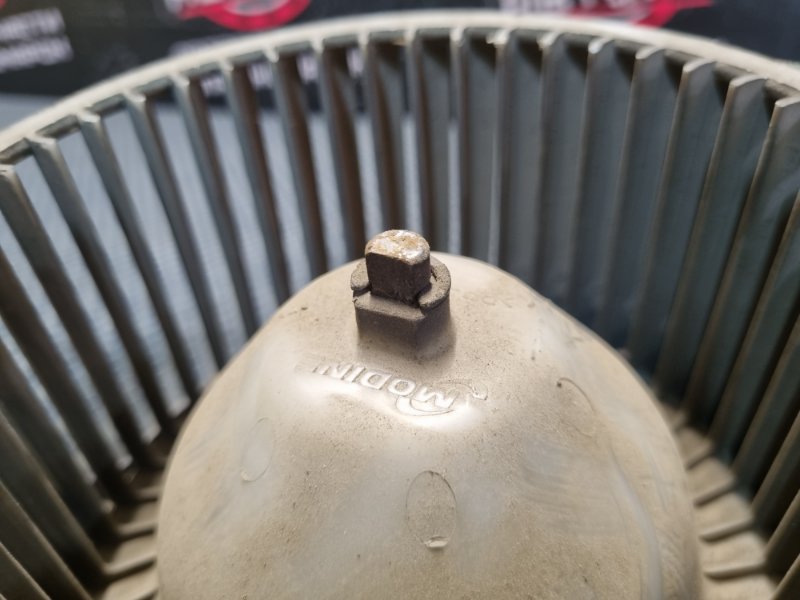 Вентилятор (Мотор отопителя) 27950K KMFGA17 D4DD