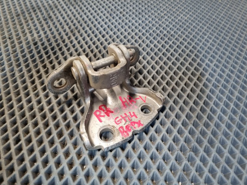 Петля двери задняя правая HR-V 1999 GH4 D16A