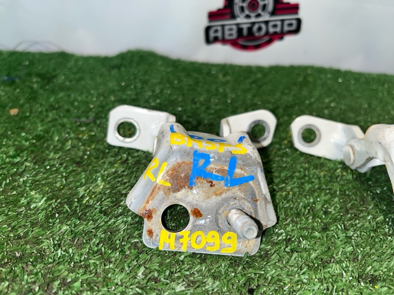 Петля двери задняя левая MAZDA AXELA BM5FS P5-VPS