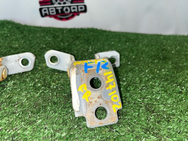 Петля двери передняя правая AXELA 2014 BM5FS P5-VPS