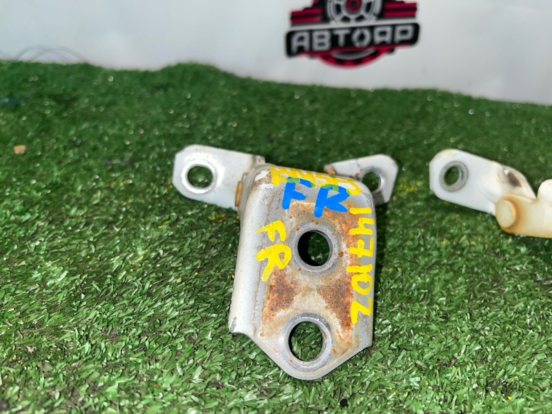 Петля двери передняя правая MAZDA AXELA BM5FS P5-VPS