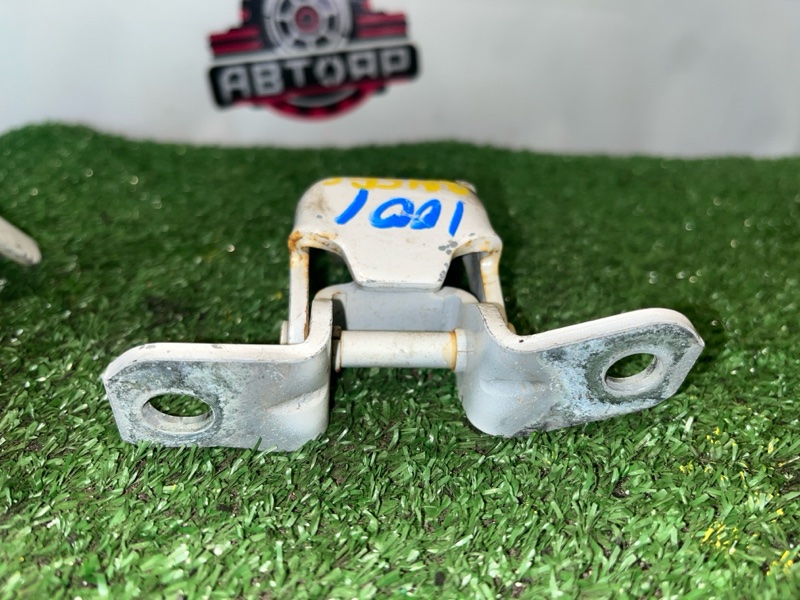 Петля двери передняя правая AXELA 2014 BM5FS P5-VPS