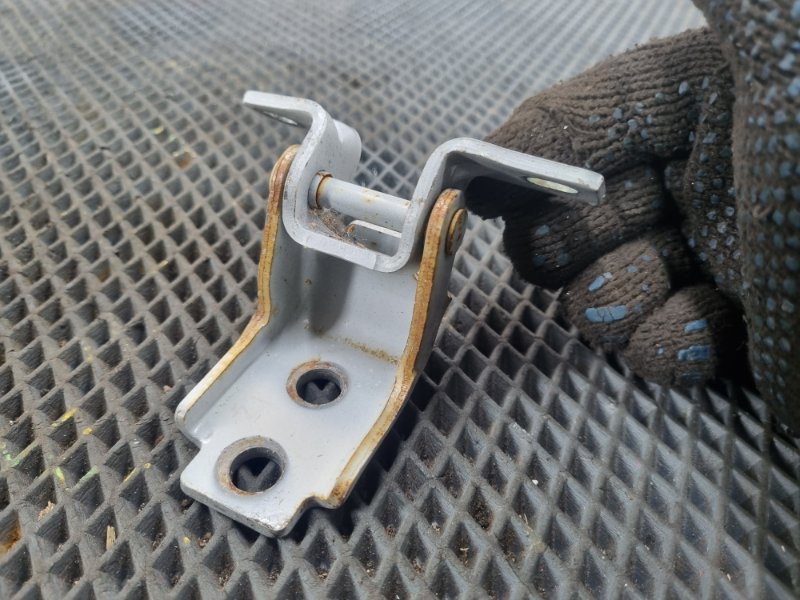 Петля двери передняя левая AXELA 2014 BM5FS P5-VPS