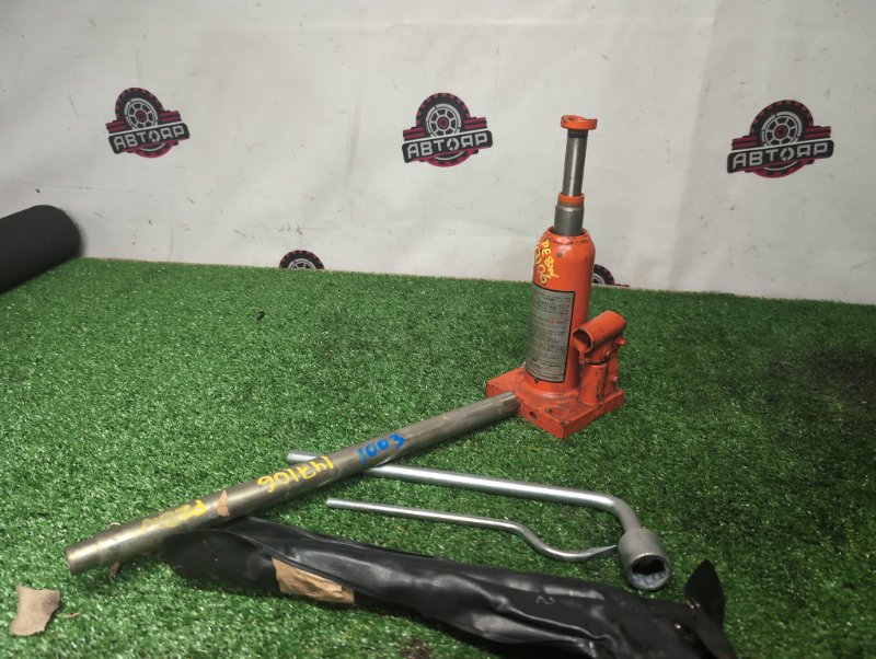 Домкрат DELICA 1997 PE8W 4M40-T