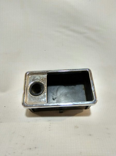 Пепельница Bmw E39 Пепельница Bmw E39