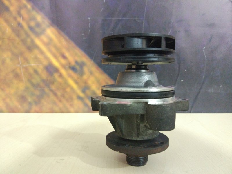 Помпа Bmw X5 E53 M54 2005 Помпа Bmw X5 E53 M54 2005