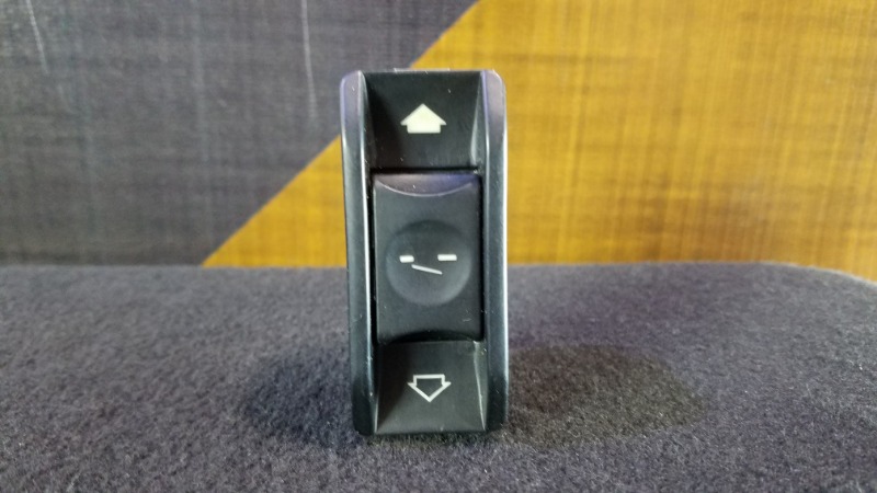 Кнопка люка Bmw E39 Кнопка люка Bmw E39