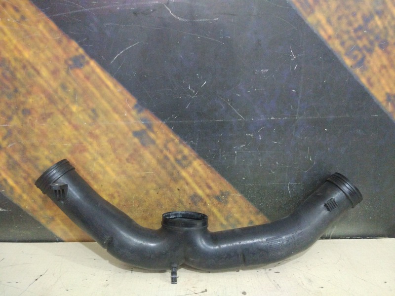 Патрубок Audi Q7 4L BAR 2006 Патрубок Audi Q7 4L BAR 2006