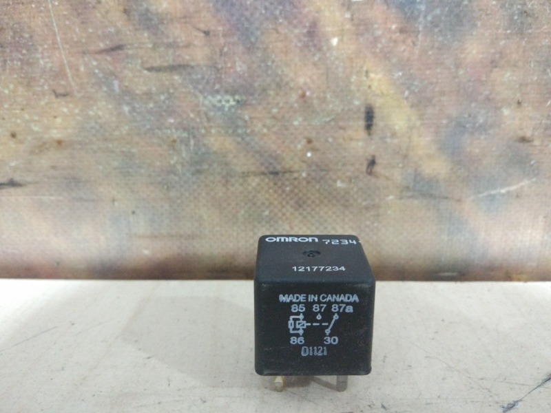 Реле Escalade 2002 LQ9 Реле Escalade 2002 LQ9