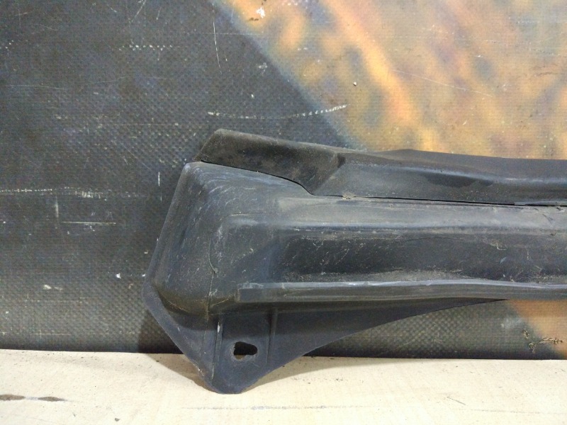 Молдинг лобового стекла левый Escalade 2002 LQ9 Молдинг лобового стекла левый Escalade 2002 LQ9