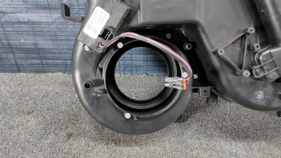Корпус печки Cadillac Escalade LQ9