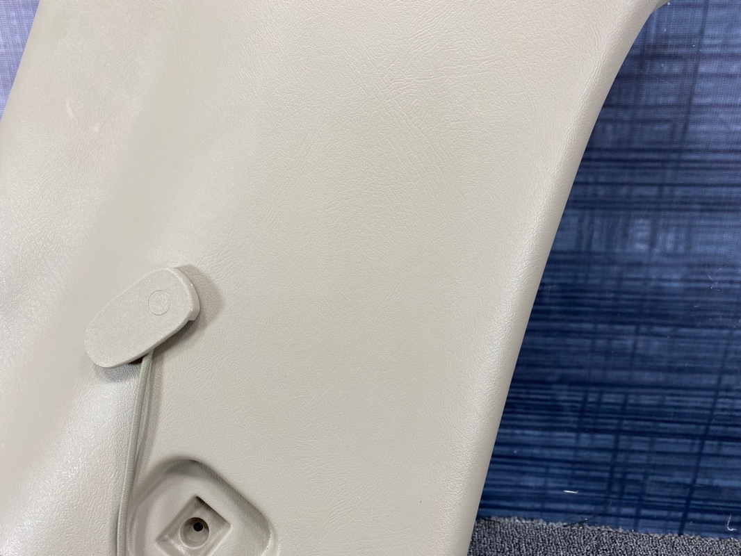 Обшивка салона задняя правая Escalade 2004 LQ9