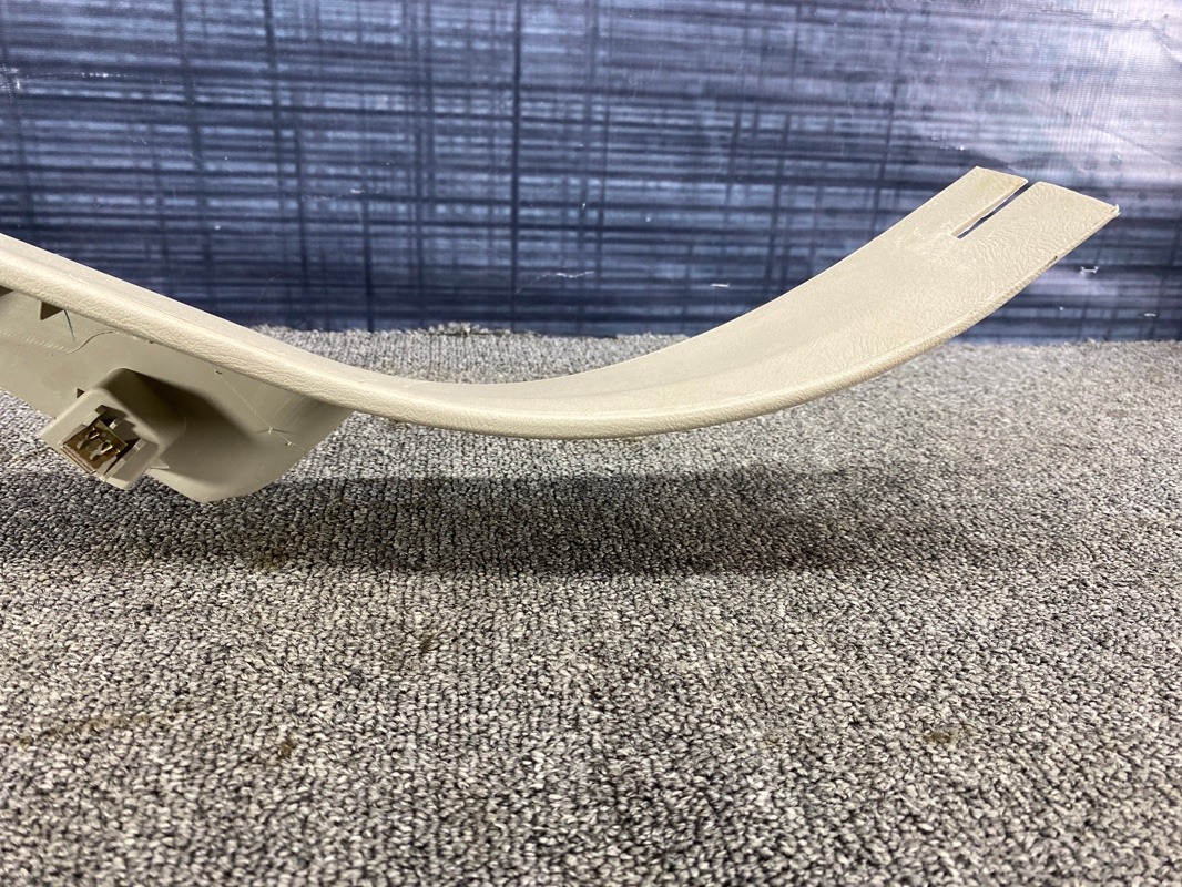 Обшивка салона задняя правая Escalade 2004 LQ9