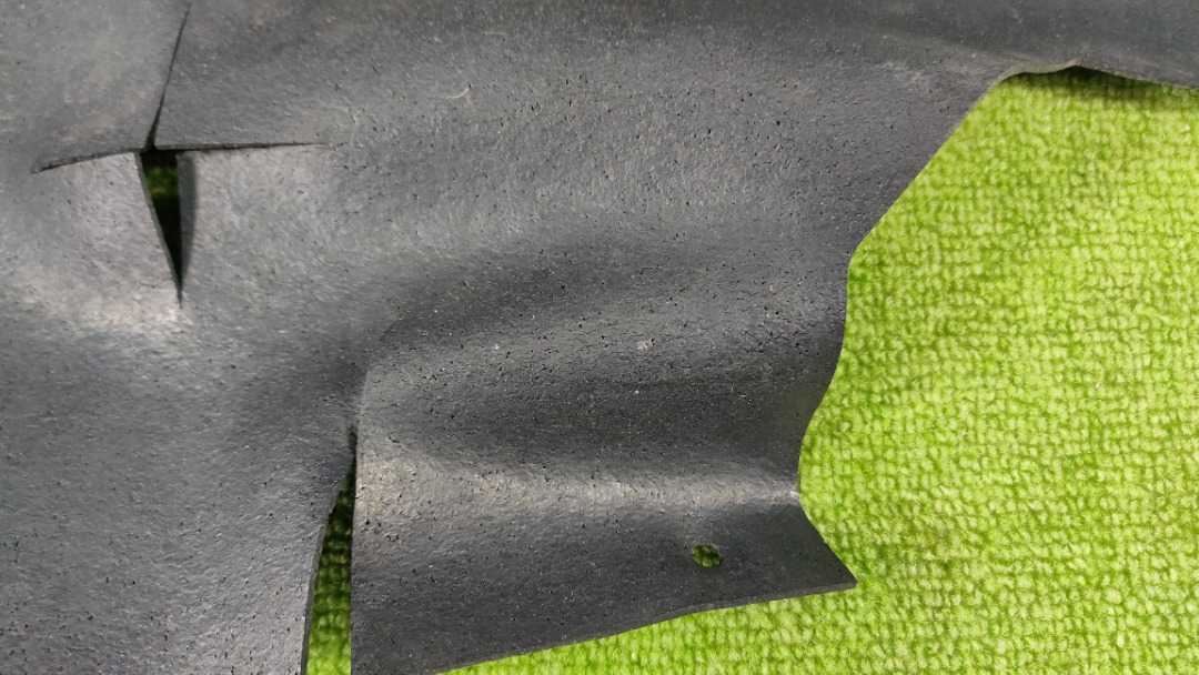 Пыльник кузова передний левый Escalade 2004 LQ9