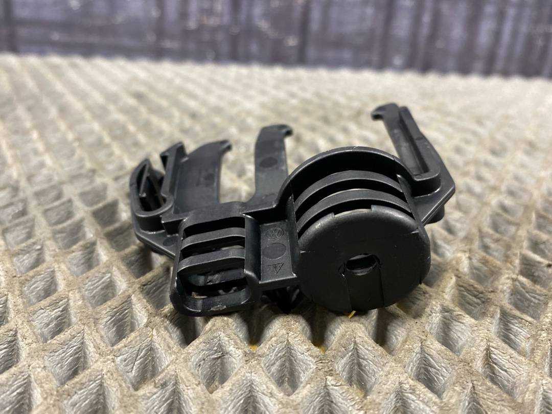 Кронштейн Porsche Cayenne 2003 9PA 4800 7L0971845 контрактная