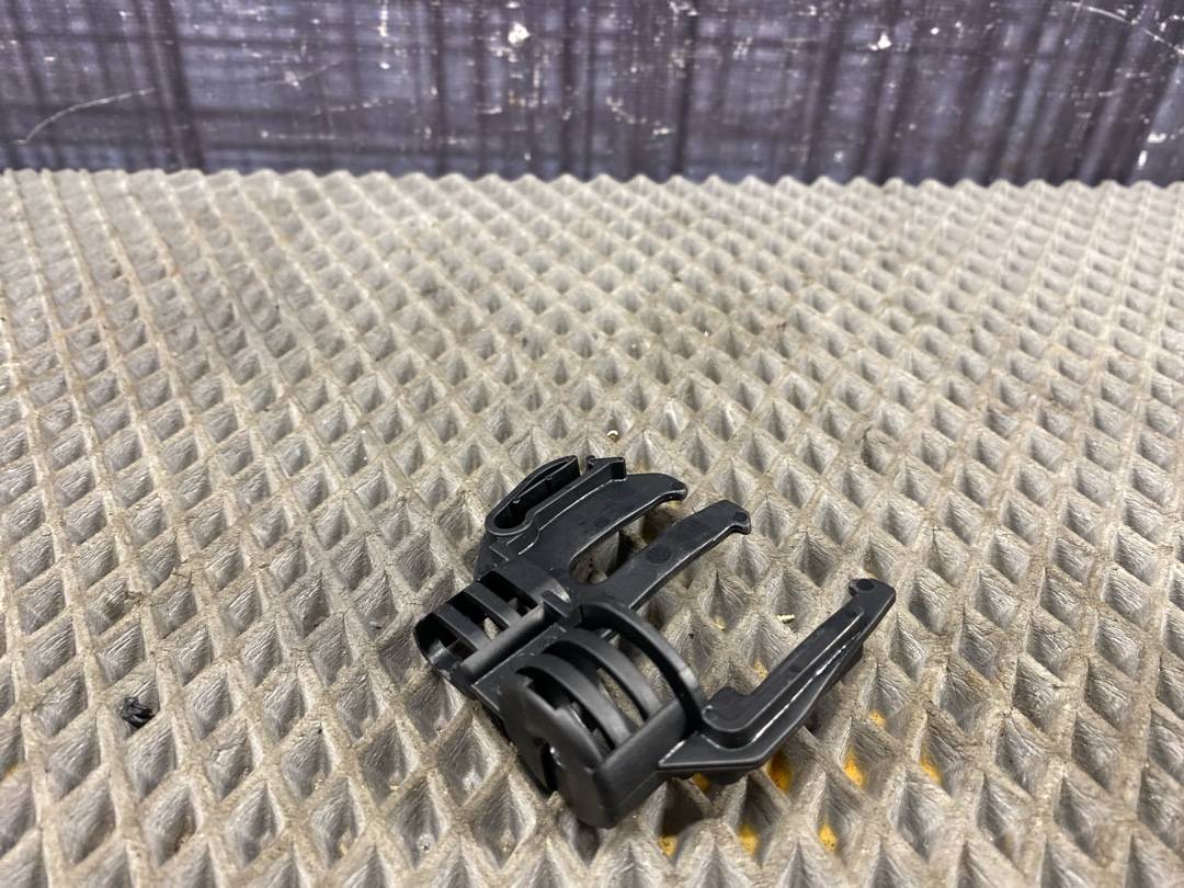 Кронштейн Cayenne 2003 9PA 4800