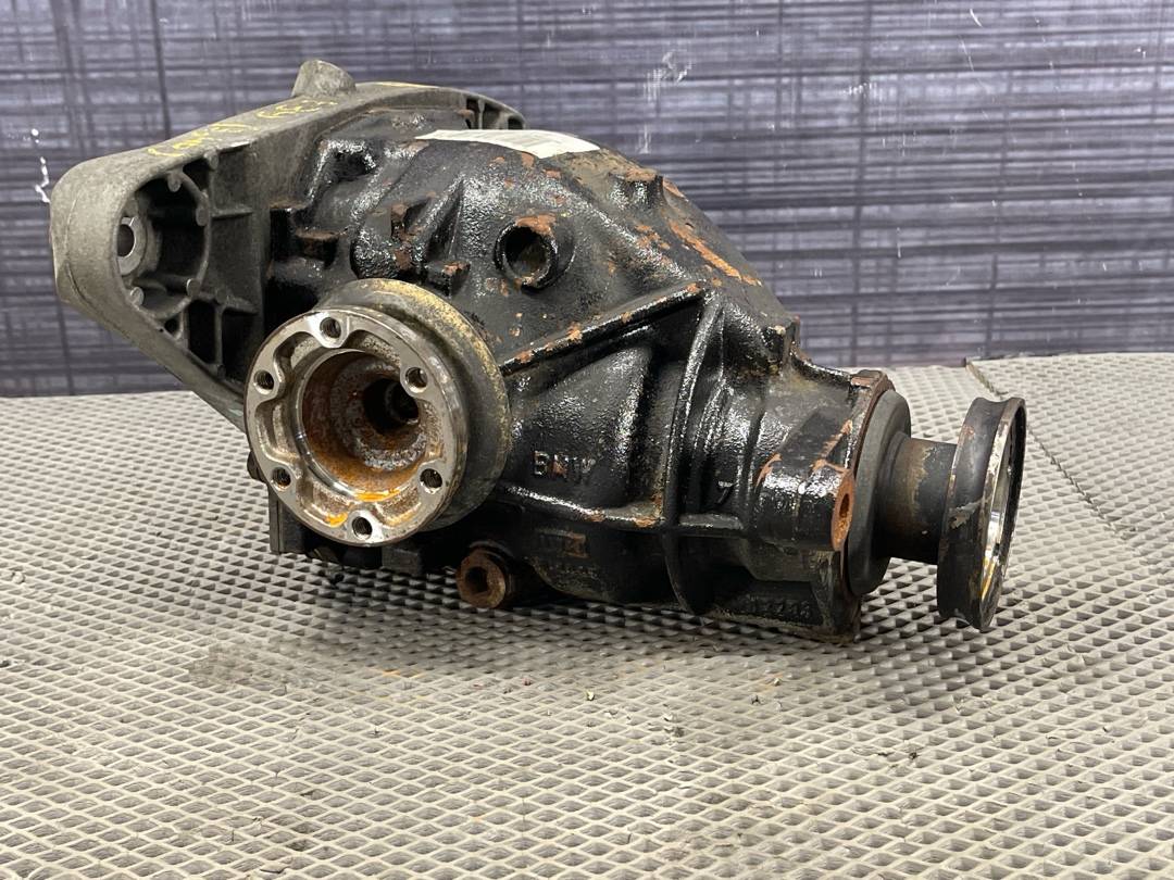Редуктор задний BMW E39 33107529493 контрактная