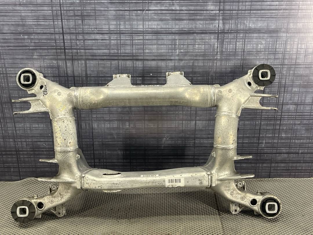 Подрамник задний BMW E60 33314027011 контрактная