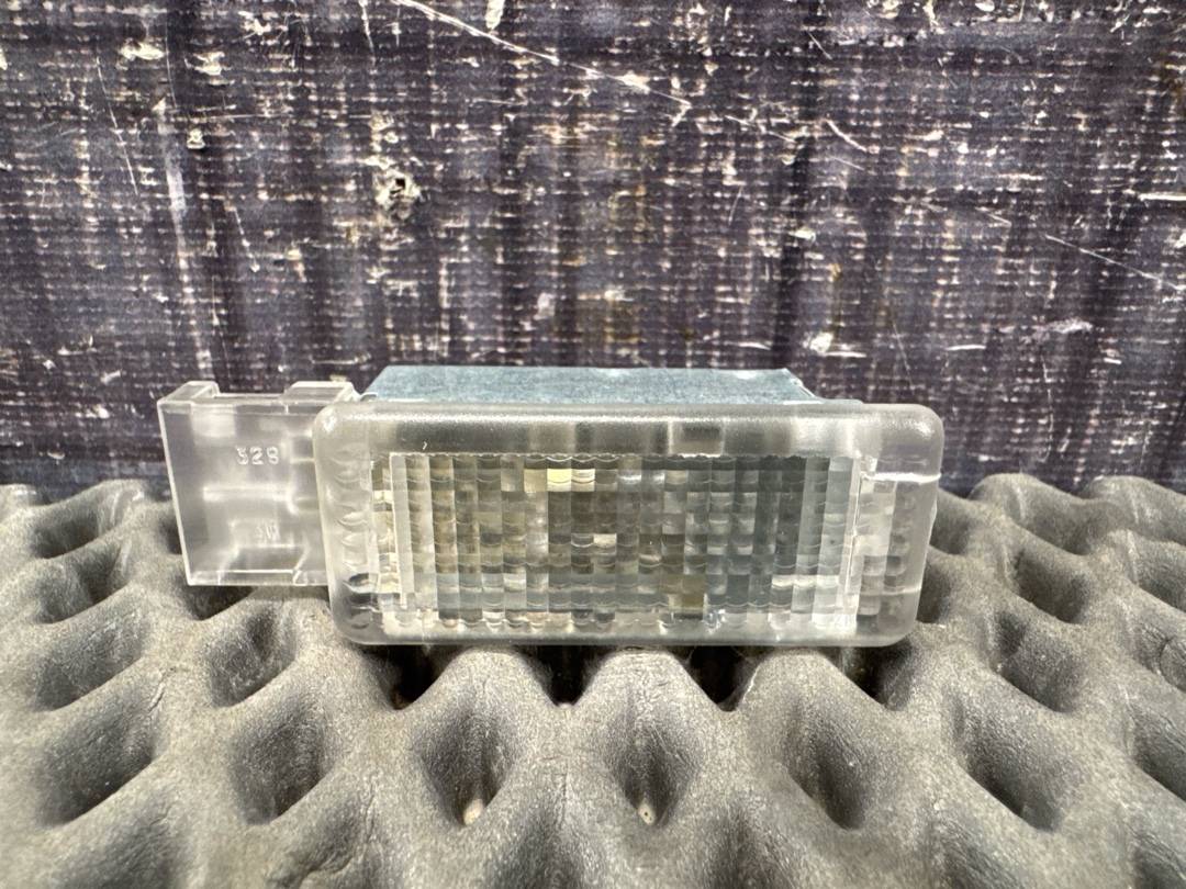 Плафон салона Volkswagen Tiguan 2013 5N CTHD 7L0947415 контрактная