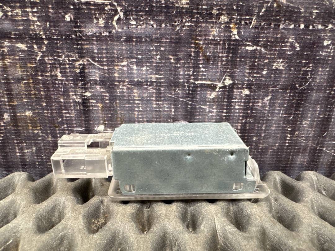 Плафон салона Volkswagen Tiguan 5N CTHD Плафон салона Volkswagen Tiguan 5N CTHD