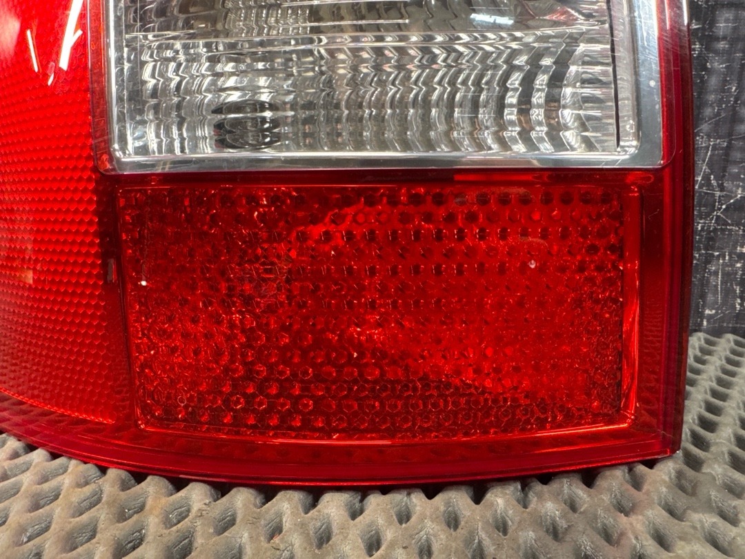 Фонарь левый A4 Avant 2004 B6 AMB