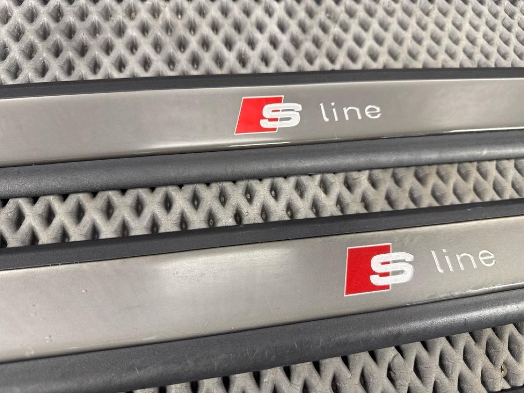 Комплект накладок на порог A4 Avant 2004 B6 AMB Комплект накладок на порог A4 Avant 2004 B6 AMB