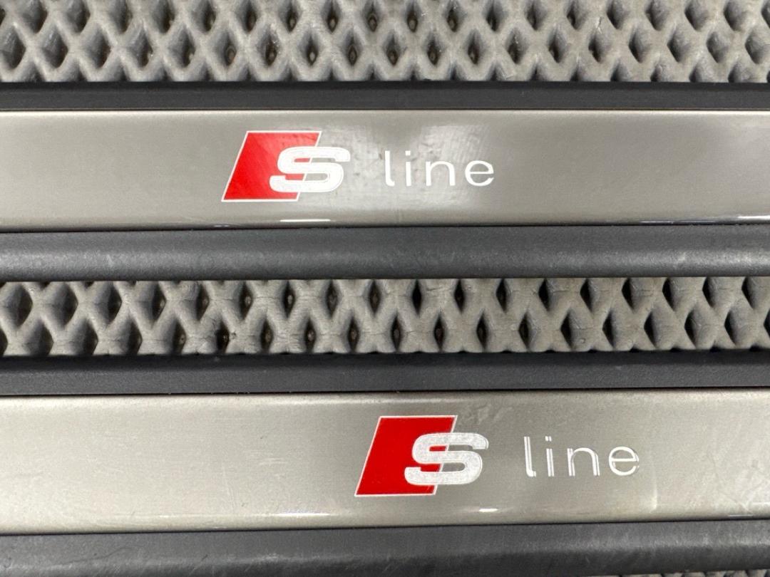 Комплект накладок на порог A4 Avant 2004 B6 AMB Комплект накладок на порог A4 Avant 2004 B6 AMB