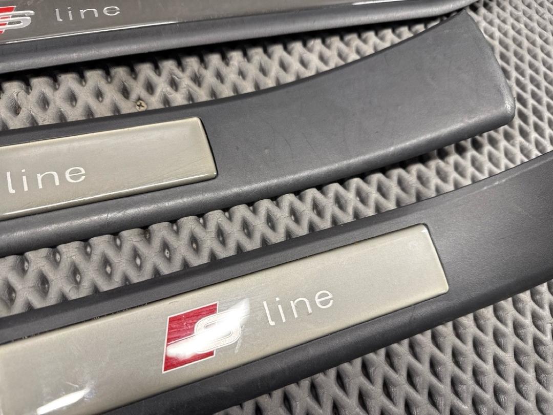 Комплект накладок на порог A4 Avant 2004 B6 AMB Комплект накладок на порог A4 Avant 2004 B6 AMB