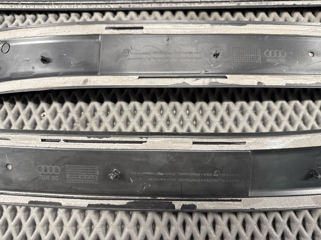 Комплект накладок на порог A4 Avant 2004 B6 AMB Комплект накладок на порог A4 Avant 2004 B6 AMB