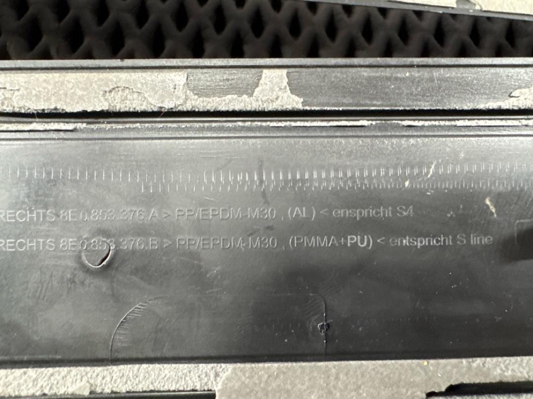 Комплект накладок на порог A4 Avant 2004 B6 AMB Комплект накладок на порог A4 Avant 2004 B6 AMB