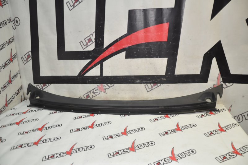 Жабо дворников Mitsubishi Delica 2001 PE8W 4M40 MB944349 контрактная