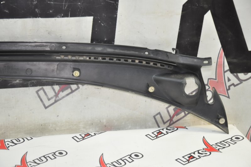 Жабо дворников Delica 2001 PE8W 4M40