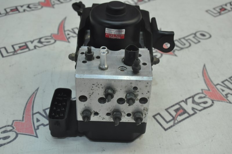 Блок abs Toyota Celsior 2001 UCF31 3UZFE + Charger 44540-50030 контрактная