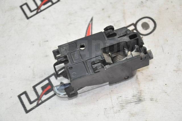 Ручка двери задняя левая (внутреняя) Stagea 1997 WGNC34 RB26DETT