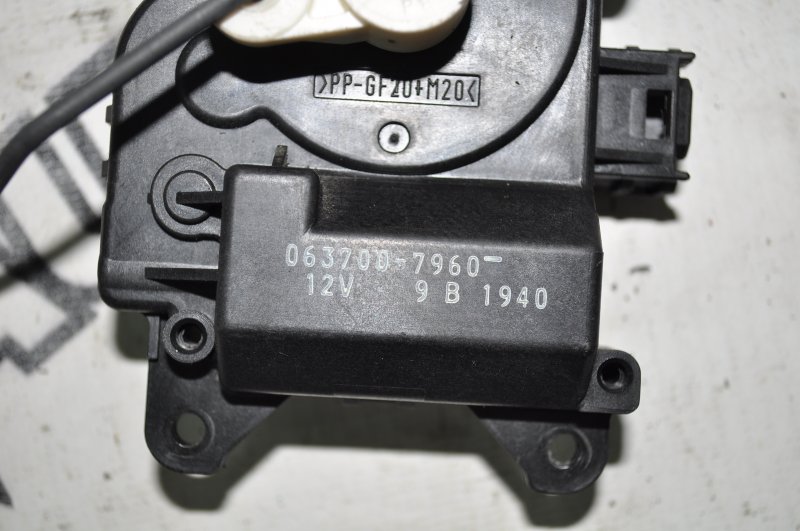 Сервопривод печки Celsior 2000 UCF31 3UZFE