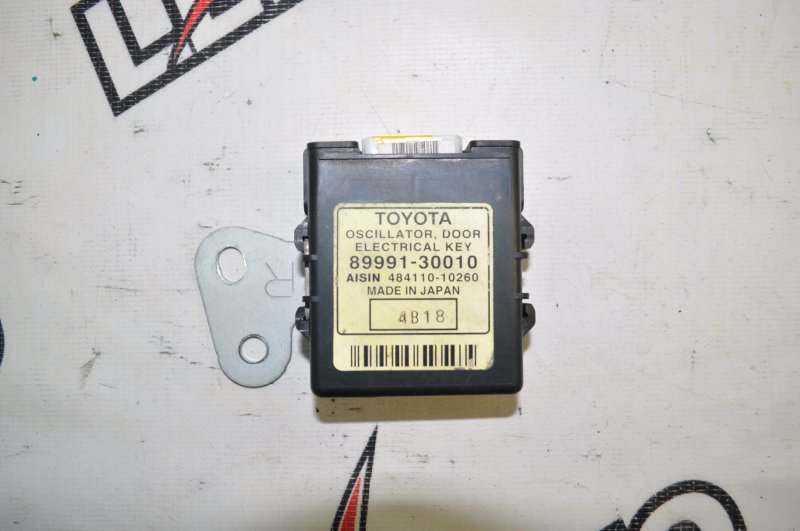 Блок управления дверьми Toyota Crown 2004 GRS182 3GRFSE 89991-30010 контрактная