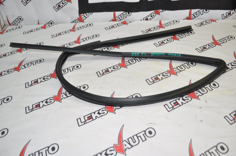 Уплотнитель стекла двери передний левый Mitsubishi Airtrek 2003 CU2W 4G63T MR487161 контрактная