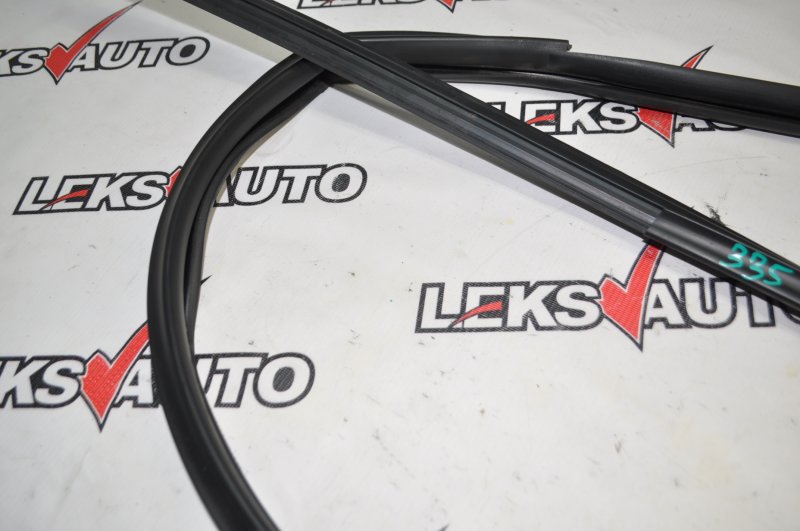 Уплотнитель стекла двери передний левый Airtrek 2003 CU2W 4G63T